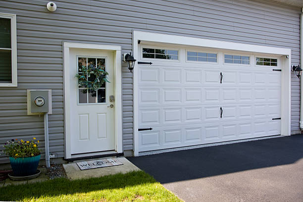 24/7 Emergency Garage Door Panel Replacement experts in Deans, NJ